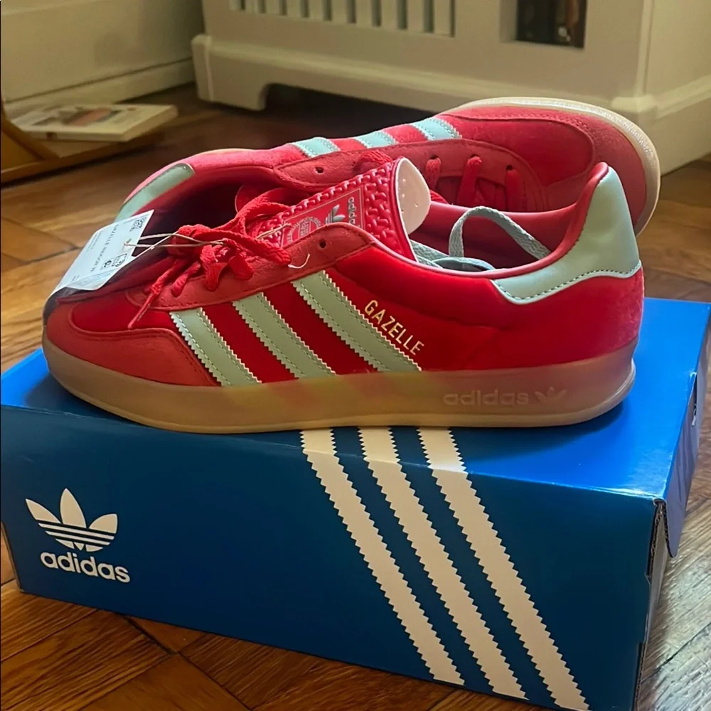 Adidas Gazelle Women’s Sneakers - Picture 2 of 4